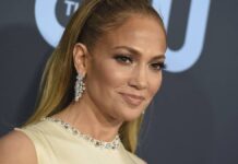 What celebrities eat for breakfast? THEY ARE NOT ON DIET!!